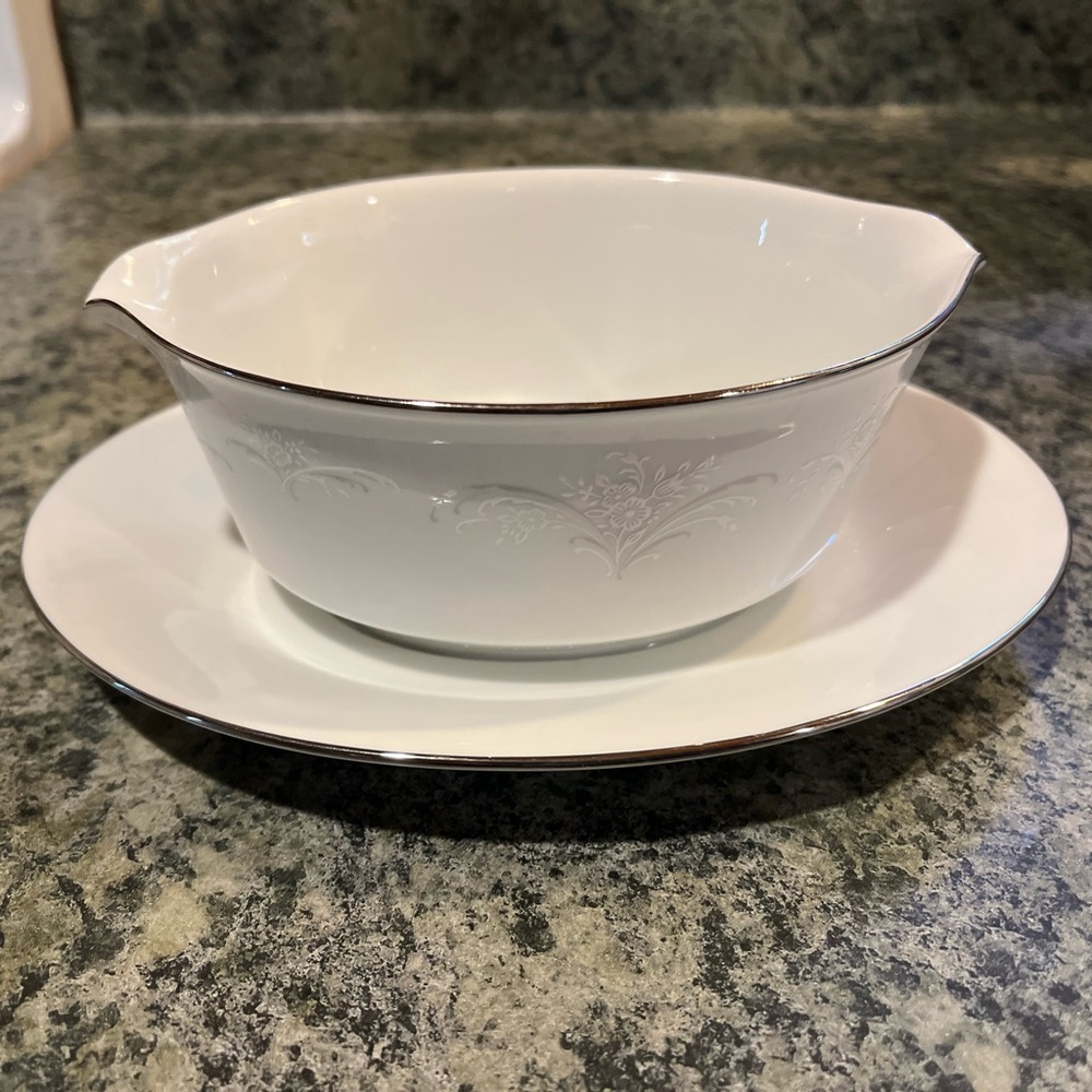 Noritake Vintage Casablanca White Porcelain Gravy Boat